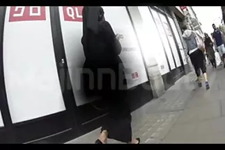 طعن الجار المتحمس أطياز عربية الشقراء المفلسة