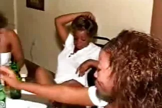 الفتاة المغرية تحب أن تشعر صورسكس اربي بقضيب صلب في مؤخرتها
