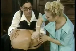 يختفي البرق وينتهي بين صورسكس نسوان عربي الثدي.