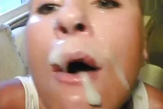 يعطي العميل تدليك شرجي مع سكس صور سكس عربي عضو في الصالون.