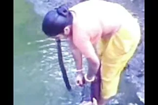 الكلبة ذات الثدي الكبير تعطي اللسان صور سكس عرب بنات لصديقها الجديد