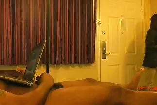 البنت تلعق القضيب المنتصب لصديقها سكس صور عربي قبل ممارسة الجنس.
