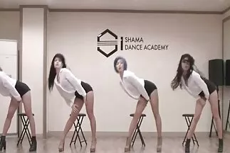 يتم صورسكسعربي إعطاء الفتاة الآسيوية المشاغب مع كس محلوق بشكل كلاسيكي لشريكها