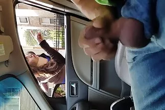 امرأة سمراء ممتلئة مع وشم قضيب ترضي نفسها صور سكس نسوانجي عربي