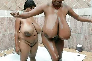 الجنس العاطفي في غرفة الغسيل مع صور سكس محارم نسوانجى ربة منزل مثيرة