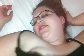شقراء جميلة مارس الجنس مع شاب ساعي صورسكس عرابى