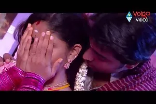 امرأة صور سكس عربي 2017 جميلة تداعب زوجها بالثدي في وجهه