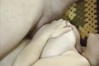 أعطت امرأة يابانية غير صور سكسعربي حليقة نفسها لرجلين وانتهت بهما.