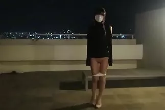 الفتاة التي تتأهل سكس عربي متحركة على القضيب تبدو مثيرة للإعجاب