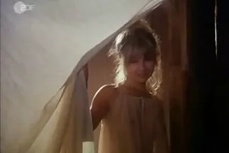 الصينية مع انتزاع ديك صغير صور سكس غربي pokakaet ضيق العينين.