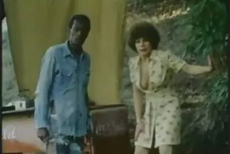 لقد أخرج قضيبًا صعبًا ومارس الجنس مع صورنيك سكس عربي الفاسقة في الشارع